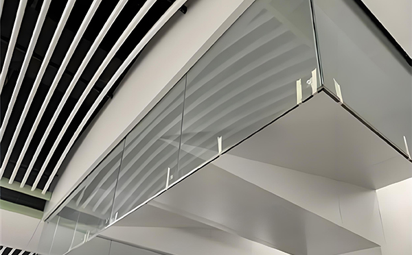 秦州玻璃挡烟垂壁