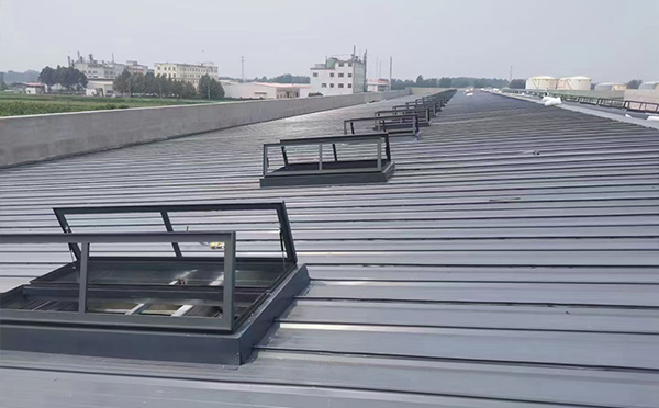 某中学室内体育馆秦州排烟窗改造项目