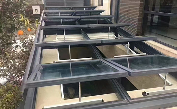 某轨道交通车辆维修车间秦州排烟窗应用